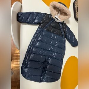 7 AM Enfant Doudoune snowsuit size 6-12 months in excellent condition.